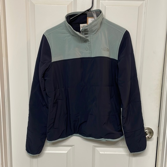 North Face Pullover - Picture 2 of 4